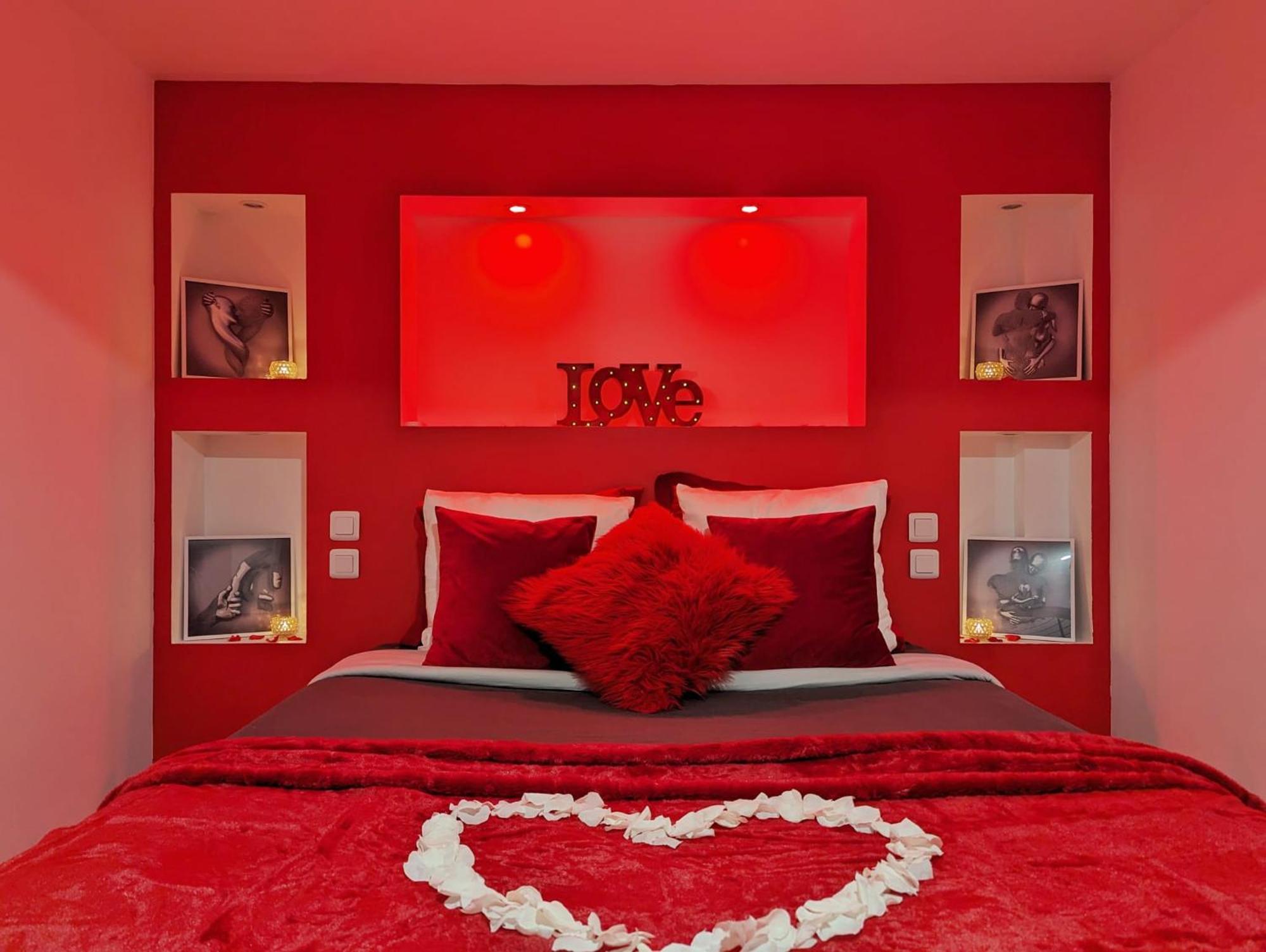 Love Room Perpignan Jacuzzi & Ambiance Romantique Villeneuve-de-la-Raho Εξωτερικό φωτογραφία