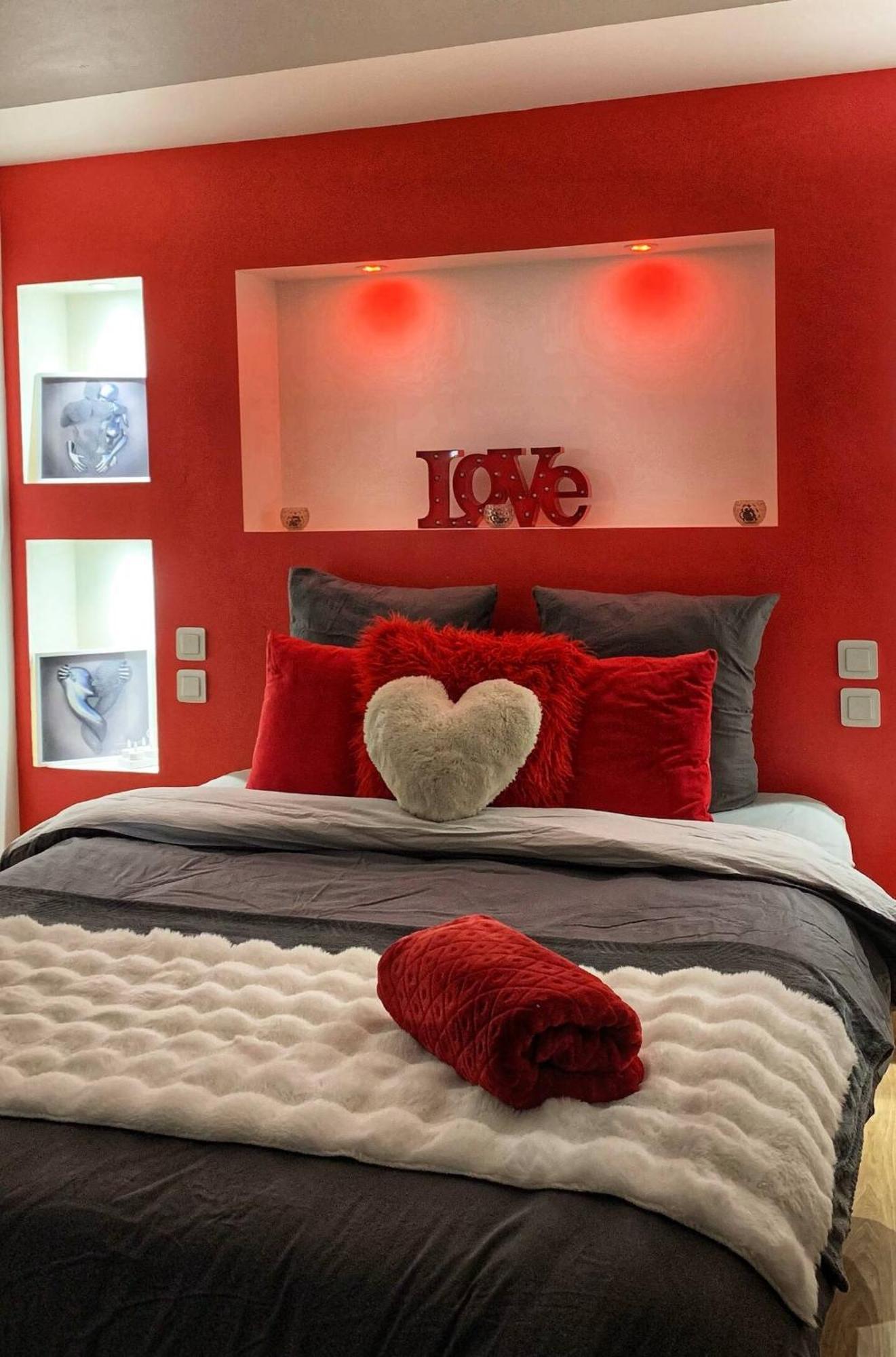 Love Room Perpignan Jacuzzi & Ambiance Romantique Villeneuve-de-la-Raho Εξωτερικό φωτογραφία