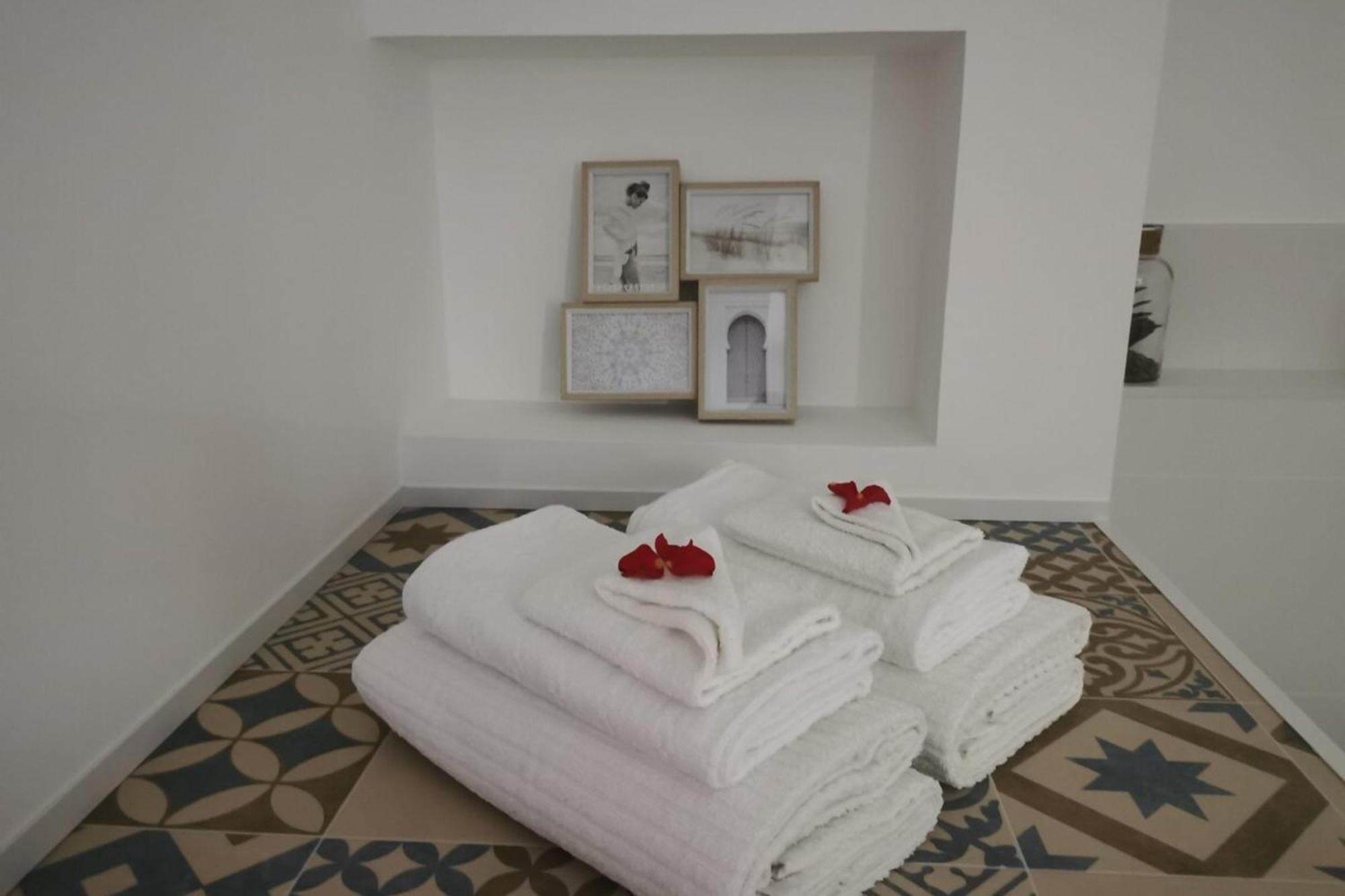 Love Room Perpignan Jacuzzi & Ambiance Romantique Villeneuve-de-la-Raho Εξωτερικό φωτογραφία